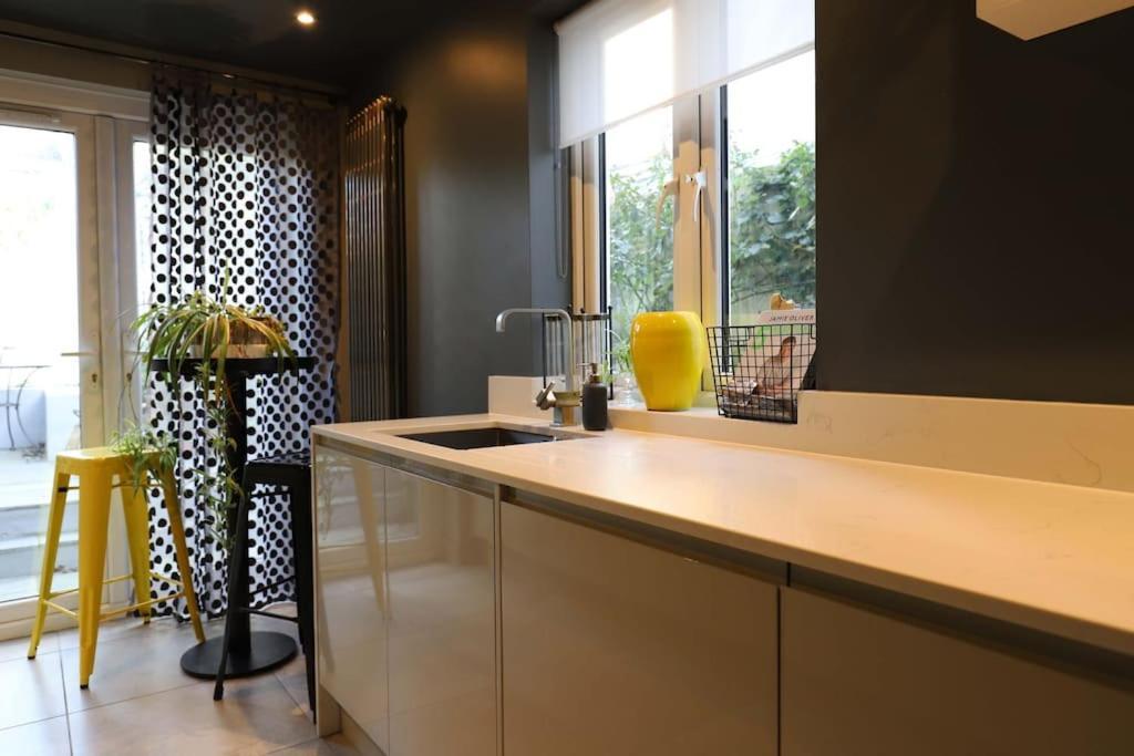 Stylish Townhouse 15 Mins To Laines & Seafront Villa Brighton Exterior foto